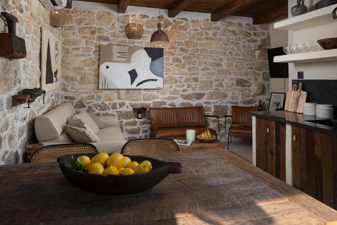 Blacksmith'S House - Rental House With Heated Pool Поседарье Екстериор снимка