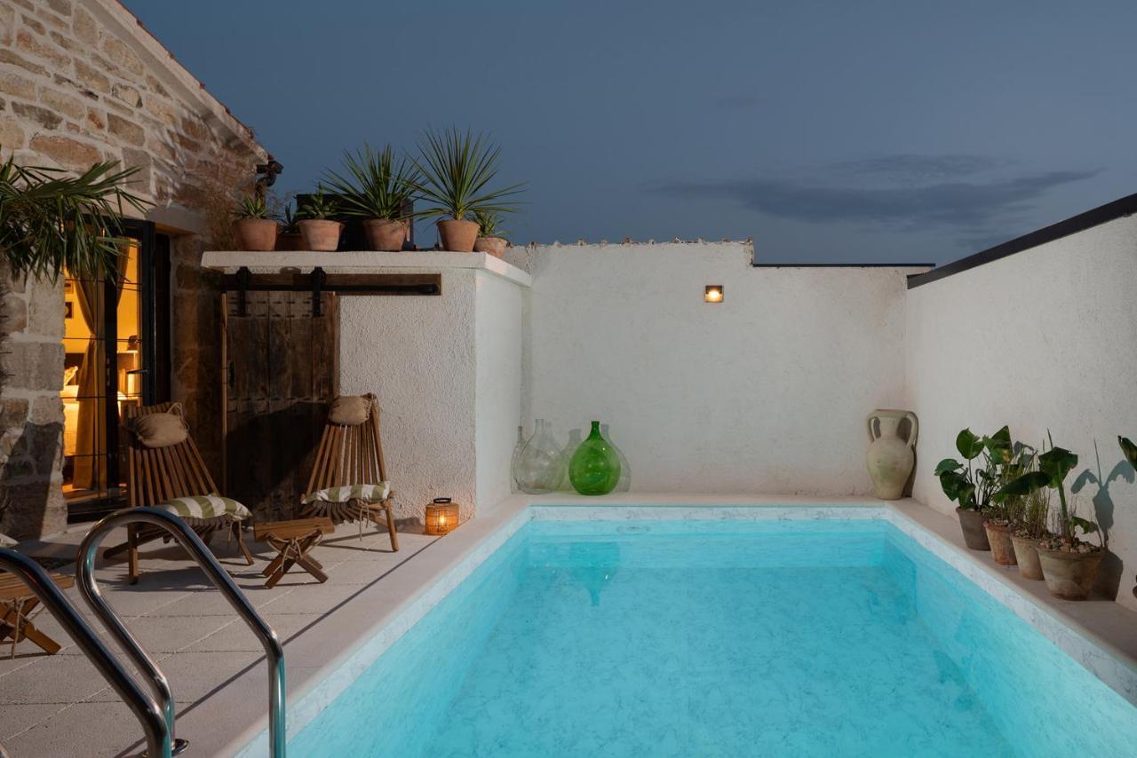 Blacksmith'S House - Rental House With Heated Pool Поседарье Екстериор снимка